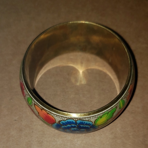 Vintage Floral Bangle Bracelet - Picture 6 of 6